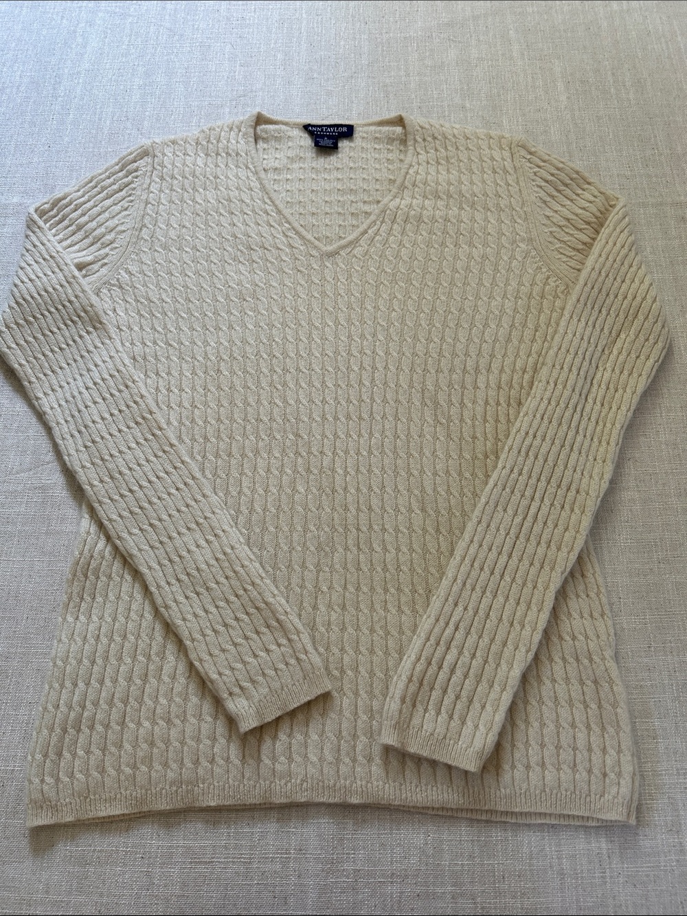 Ann Taylor Cashmere Sweater Cream Cable-Knit Preppy Classic Luxury Size Small
